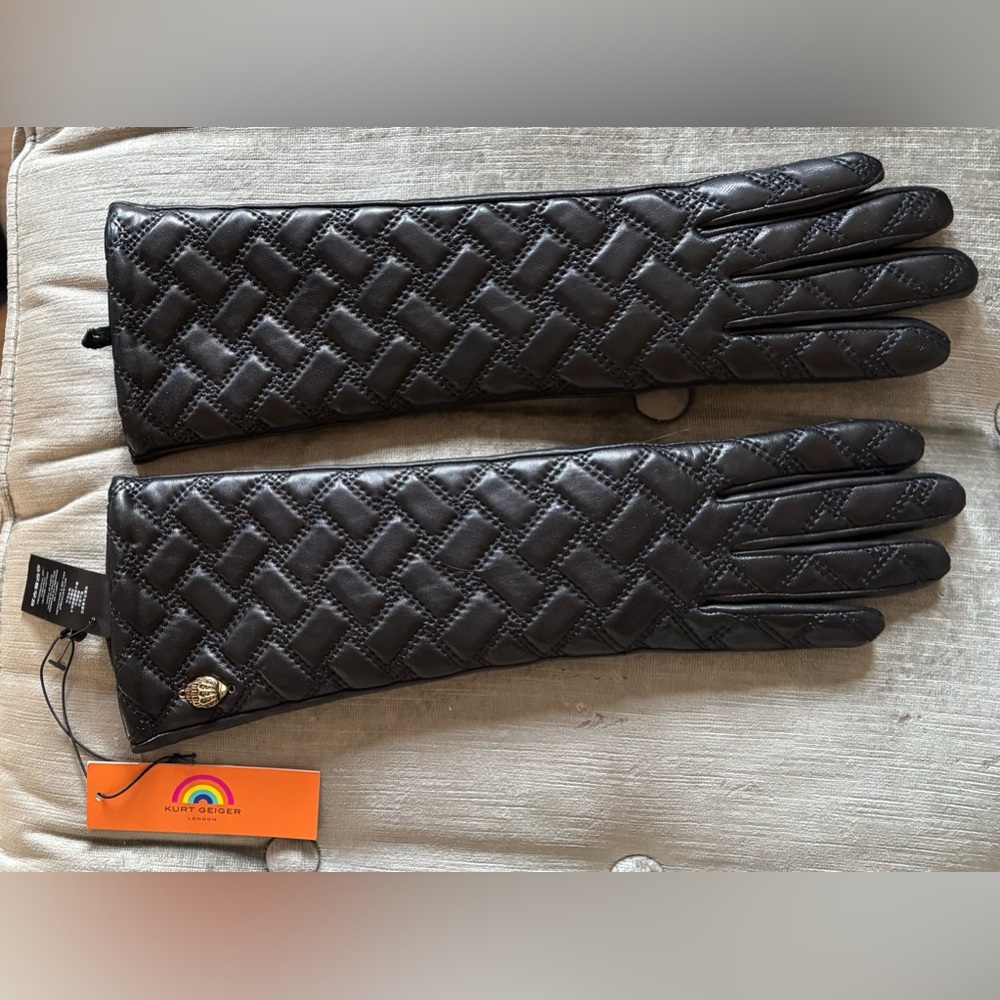 Kurt Geiger London Tall Classic Quilted Lamb Leather Gloves Sz S/M NWT
